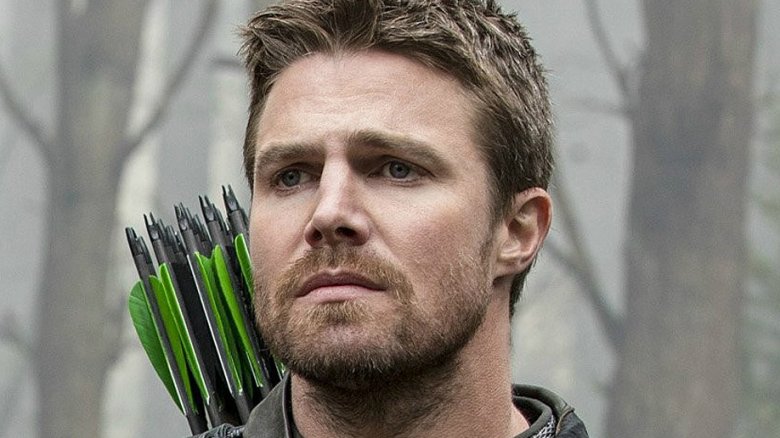 Oliver Queen Name Drops Bruce Wayne's Name In 'Arrow' Clip