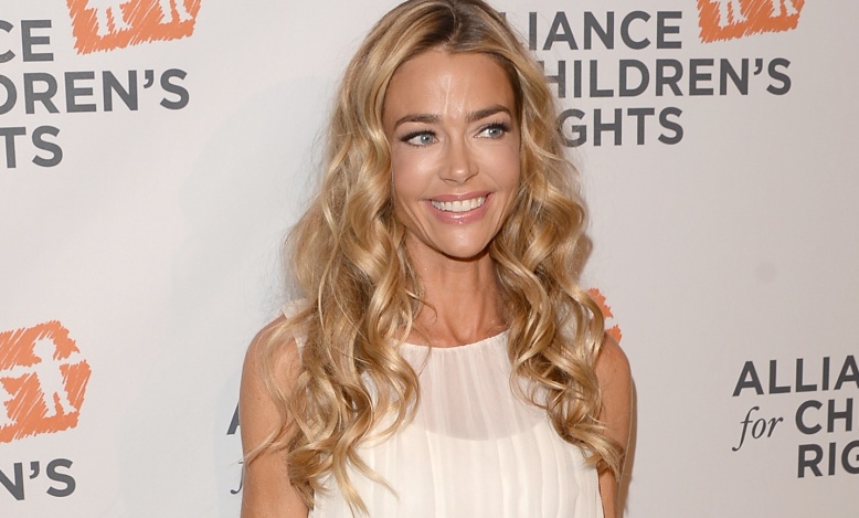 Denise Richards Vs. Heather Locklear
