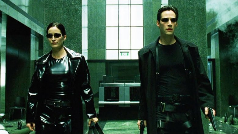 Keanu Reeves e Carrie Anne Moss in The Matrix