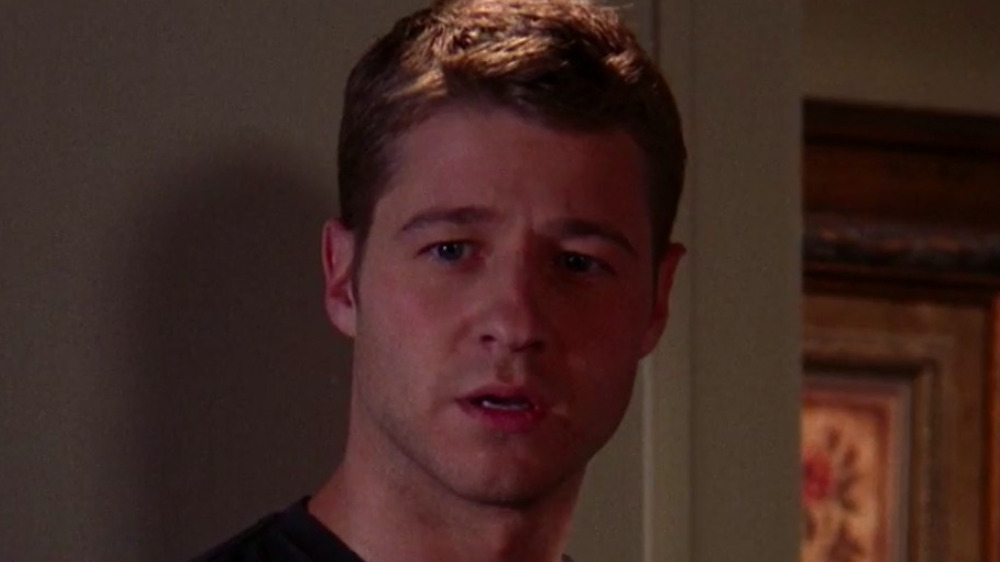 Ryan Atwood looking confused