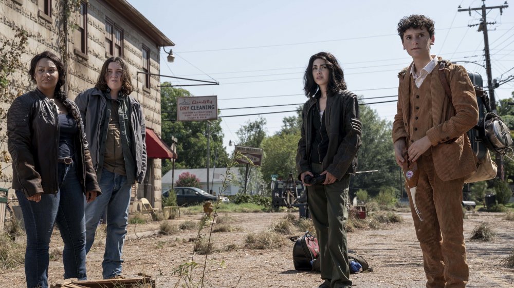 Aliyah Royale, Hal Cumpston, Alexa Mansour, and Nicolas Cantu in The Walking Dead: World Beyond
