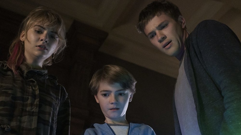 Emilia Jones as Kinsey Locke, Jackson Robert Scott as Bode Locke, and Connor Jessup as Tyler Locke