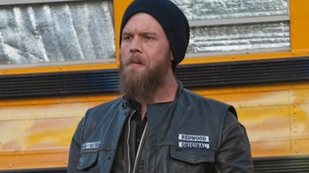 While sons of anarchys opie ryan hurst met a grisly head exploding death at...