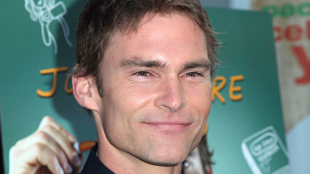 Seann William Scott's face, and only his face