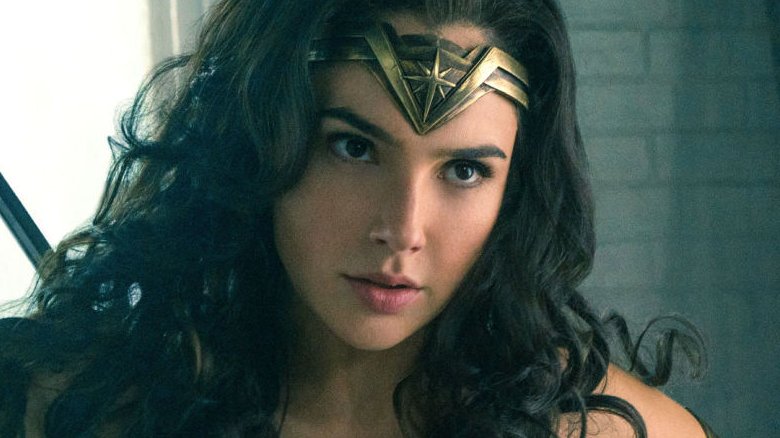 Wonder Woman 1984 Sdcc Footage Diana Fights In A Mall